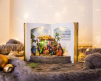 Betlehem v knihe LED farebný 27,50x12x19 cm